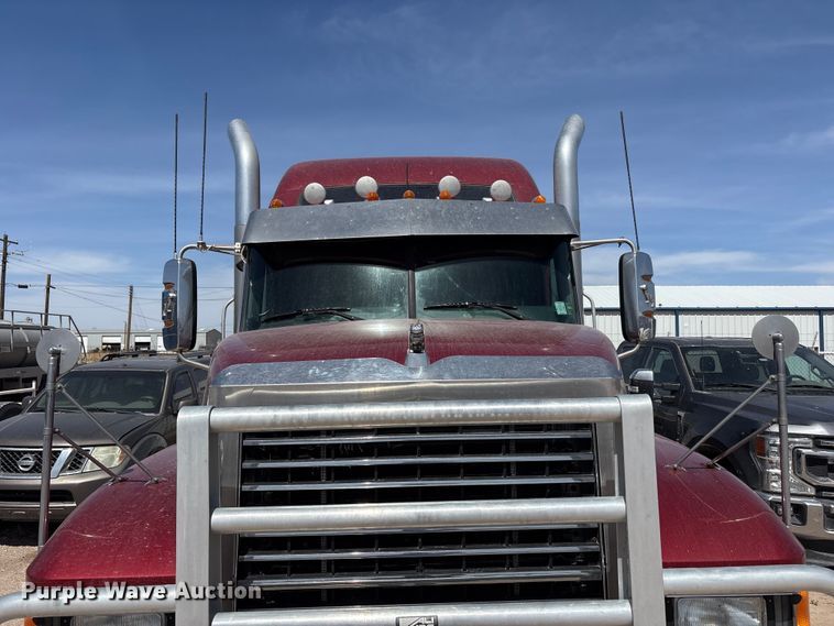 image for item FC2106 2011 Mack CHU613 semi truck