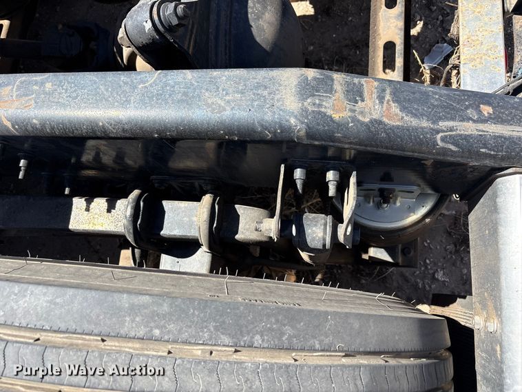 image for item FC2106 2011 Mack CHU613 semi truck