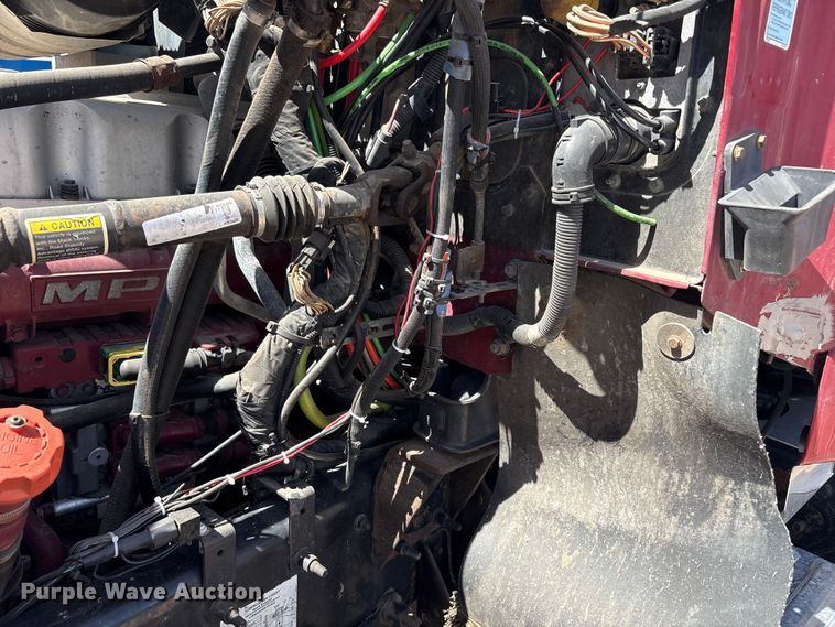 image for item FC2106 2011 Mack CHU613 semi truck