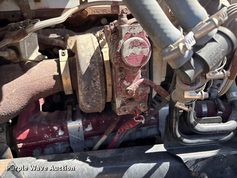 image for item FC2106 2011 Mack CHU613 semi truck