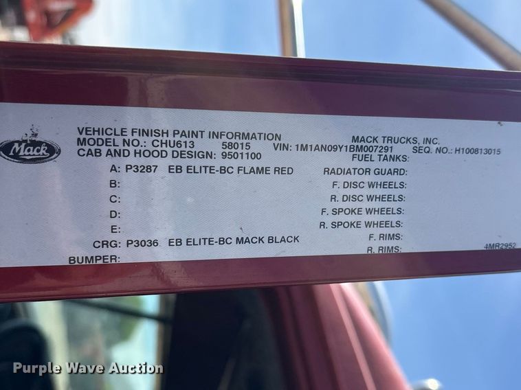 image for item FC2106 2011 Mack CHU613 semi truck