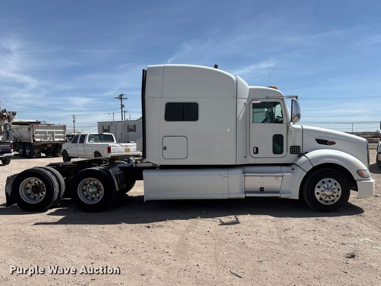 image for item FC2108 2013 Peterbilt 386 semi truck