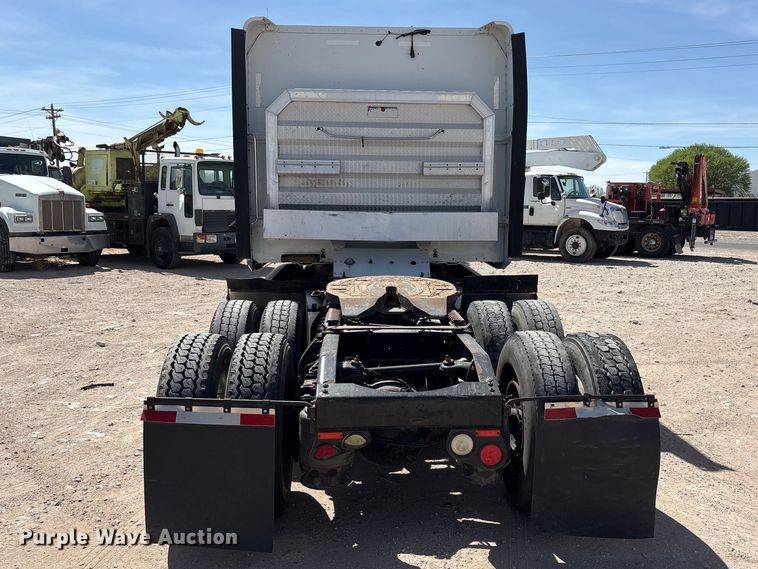 image for item FC2108 2013 Peterbilt 386 semi truck