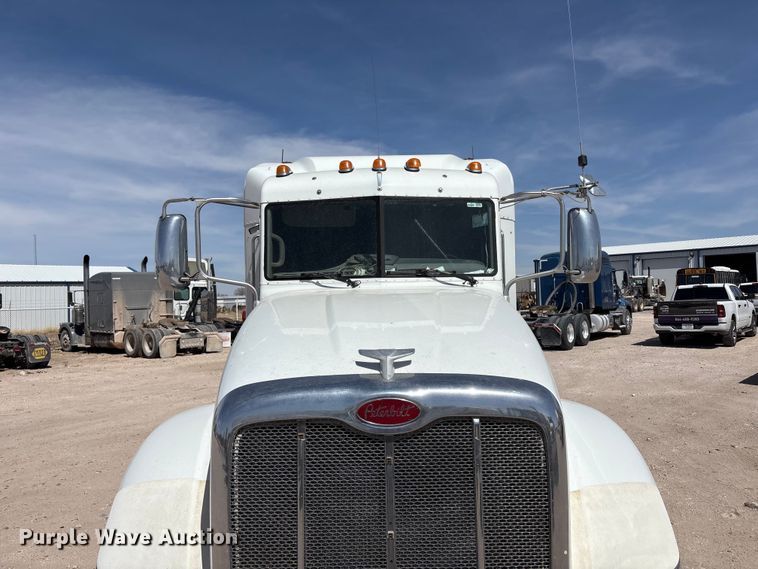 image for item FC2108 2013 Peterbilt 386 semi truck