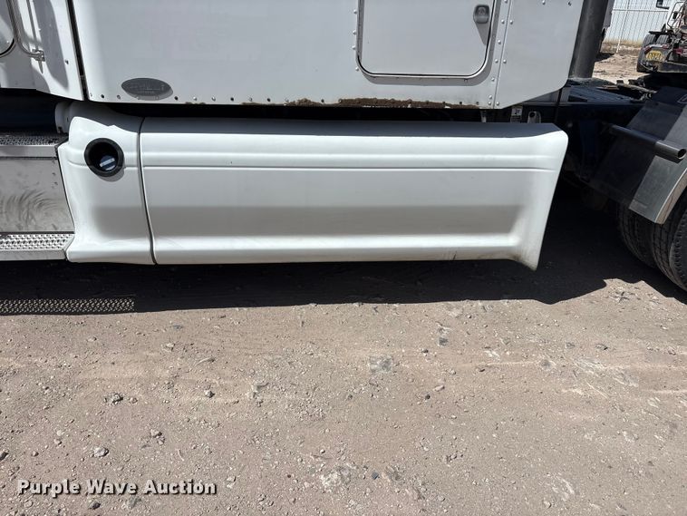 image for item FC2108 2013 Peterbilt 386 semi truck