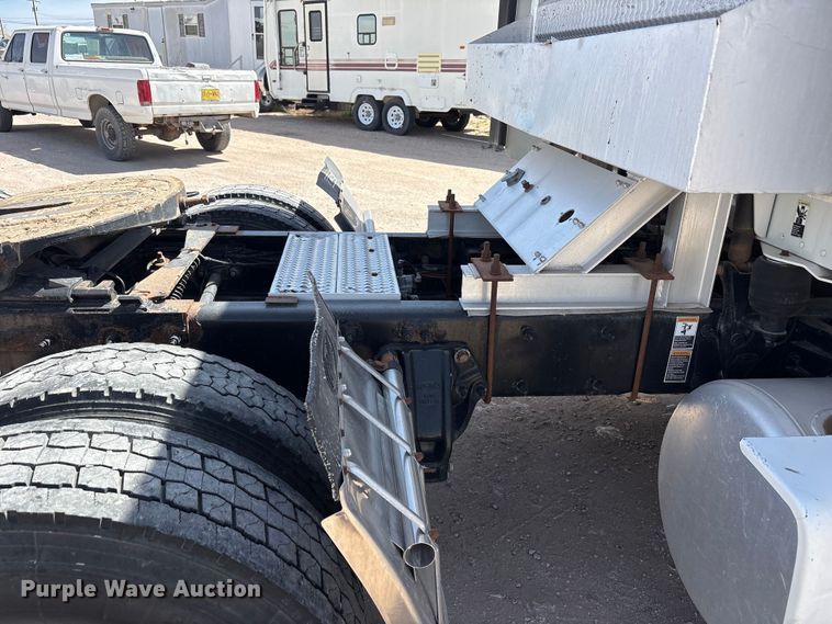 image for item FC2108 2013 Peterbilt 386 semi truck