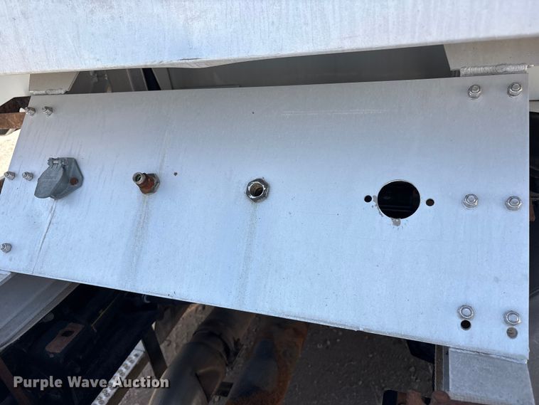 image for item FC2108 2013 Peterbilt 386 semi truck