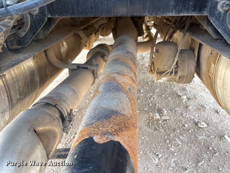 image for item FC2108 2013 Peterbilt 386 semi truck