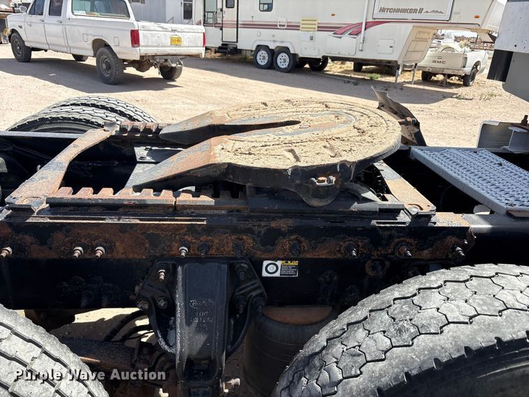 image for item FC2108 2013 Peterbilt 386 semi truck