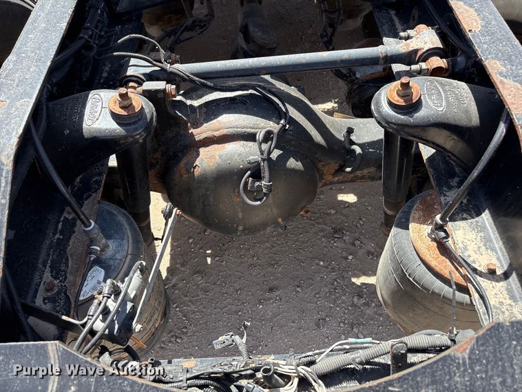 image for item FC2108 2013 Peterbilt 386 semi truck