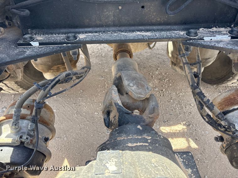 image for item FC2108 2013 Peterbilt 386 semi truck