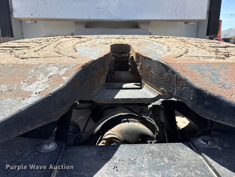 image for item FC2108 2013 Peterbilt 386 semi truck