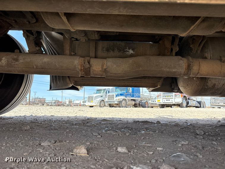 image for item FC2108 2013 Peterbilt 386 semi truck