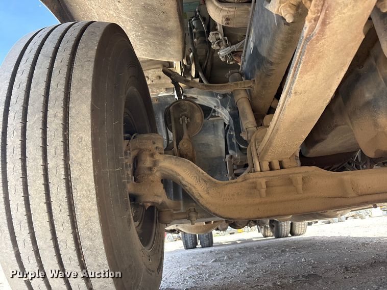 image for item FC2108 2013 Peterbilt 386 semi truck