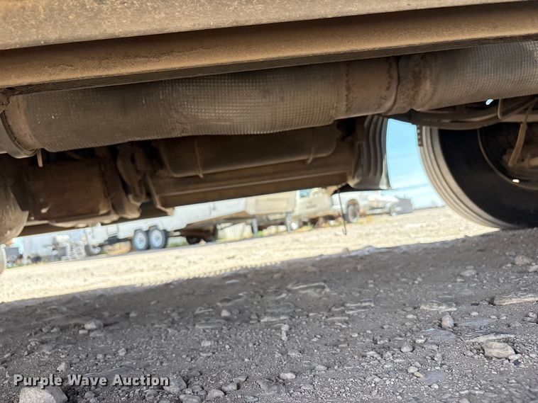 image for item FC2108 2013 Peterbilt 386 semi truck