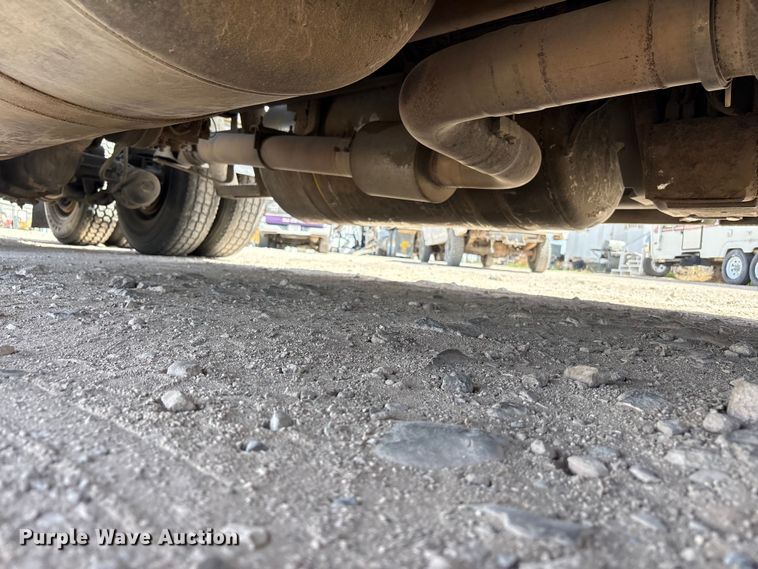 image for item FC2108 2013 Peterbilt 386 semi truck