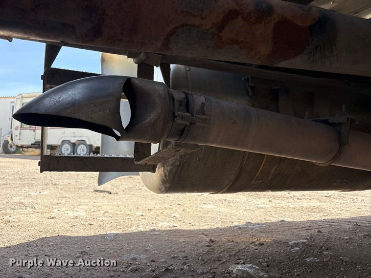 image for item FC2108 2013 Peterbilt 386 semi truck