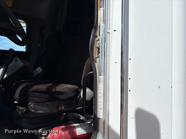 image for item FC2108 2013 Peterbilt 386 semi truck