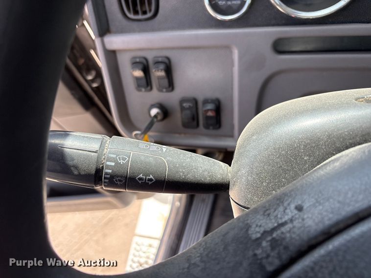 image for item FC2108 2013 Peterbilt 386 semi truck