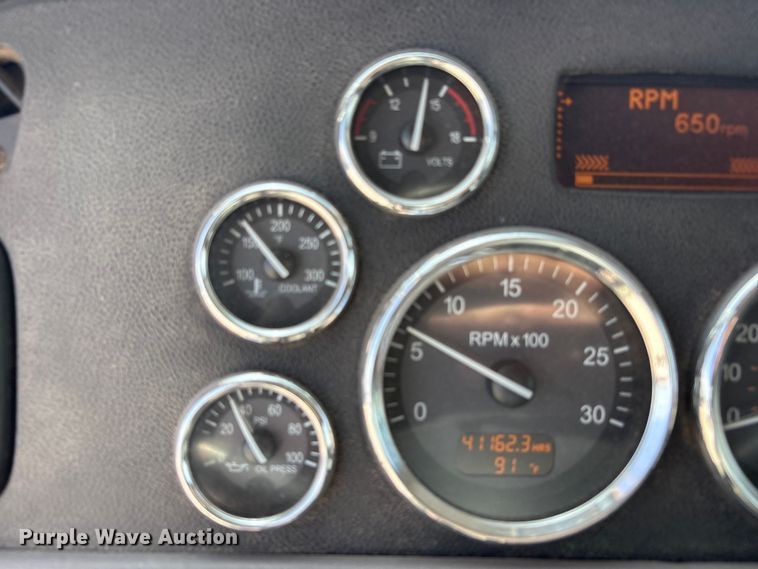 image for item FC2108 2013 Peterbilt 386 semi truck