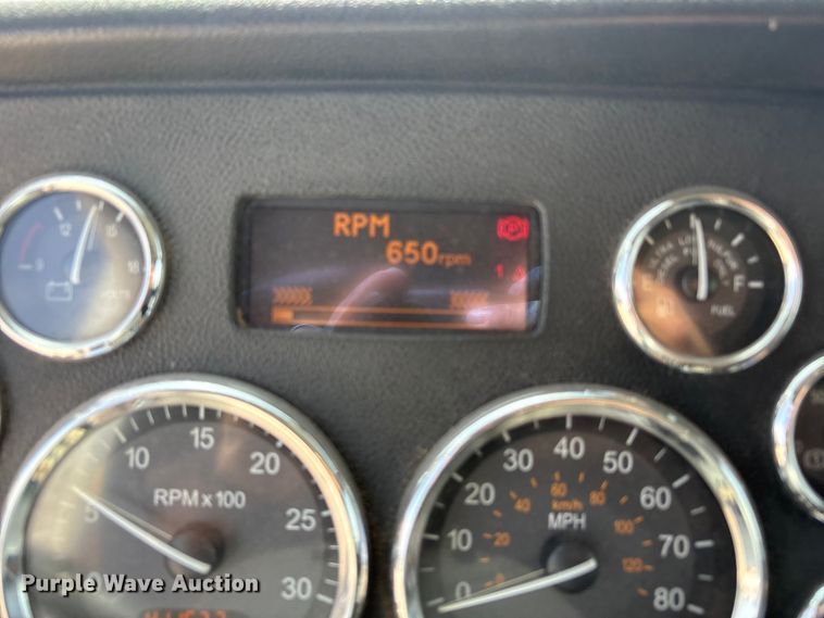 image for item FC2108 2013 Peterbilt 386 semi truck