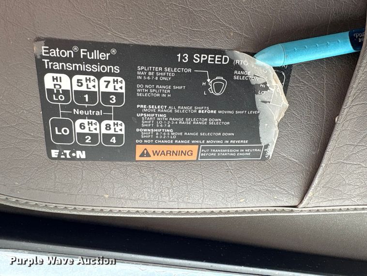 image for item FC2108 2013 Peterbilt 386 semi truck