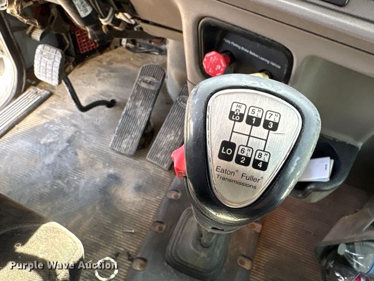 image for item FC2108 2013 Peterbilt 386 semi truck