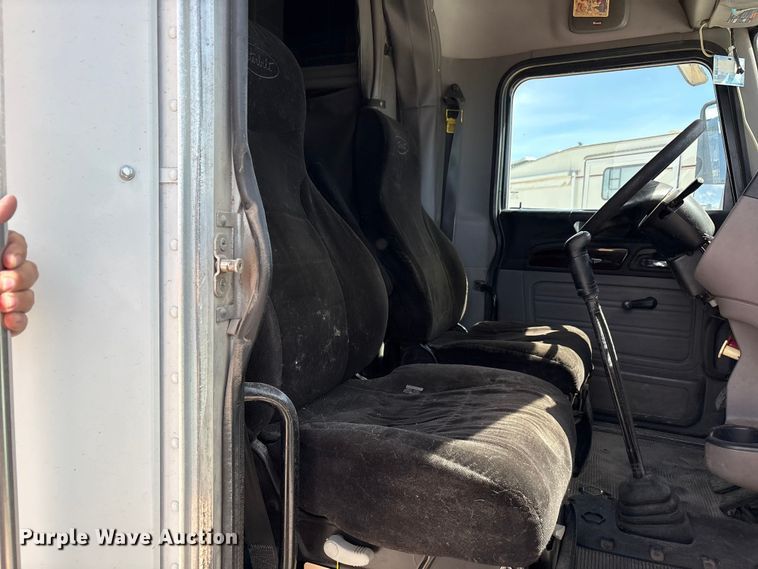 image for item FC2108 2013 Peterbilt 386 semi truck