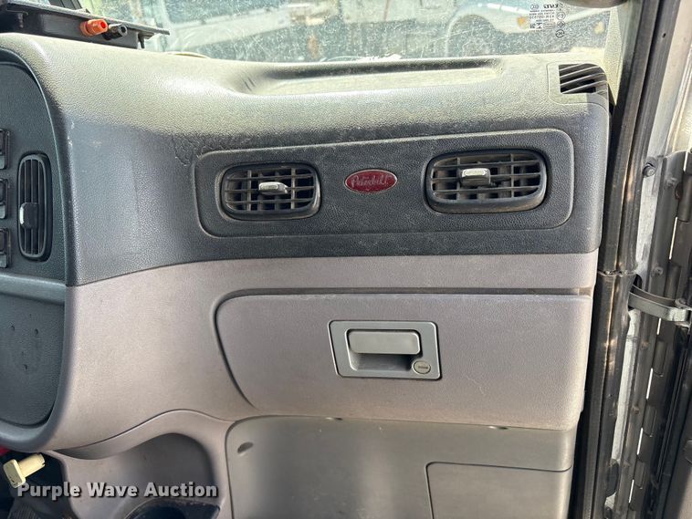 image for item FC2108 2013 Peterbilt 386 semi truck