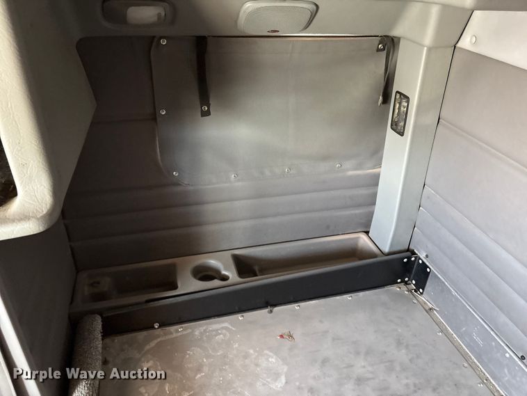 image for item FC2108 2013 Peterbilt 386 semi truck