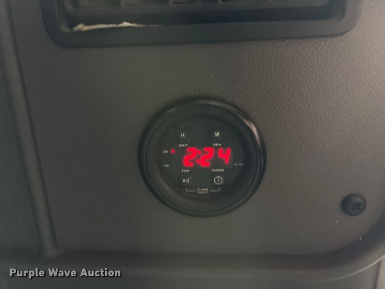 image for item FC2108 2013 Peterbilt 386 semi truck