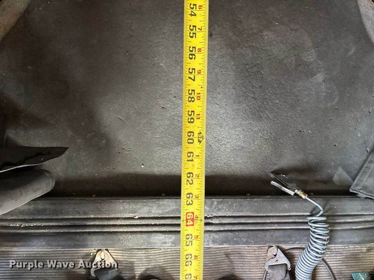 image for item FC2108 2013 Peterbilt 386 semi truck