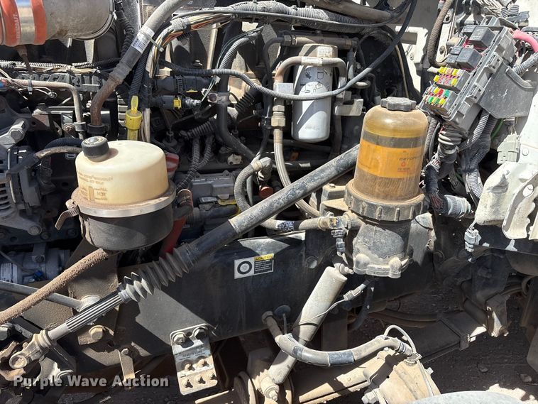 image for item FC2108 2013 Peterbilt 386 semi truck