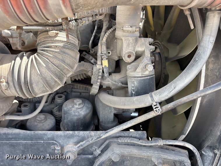 image for item FC2108 2013 Peterbilt 386 semi truck