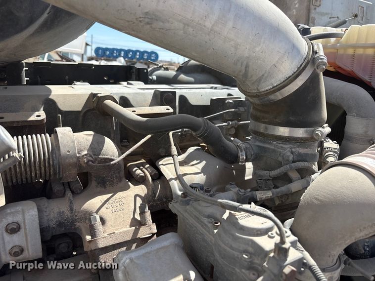 image for item FC2108 2013 Peterbilt 386 semi truck