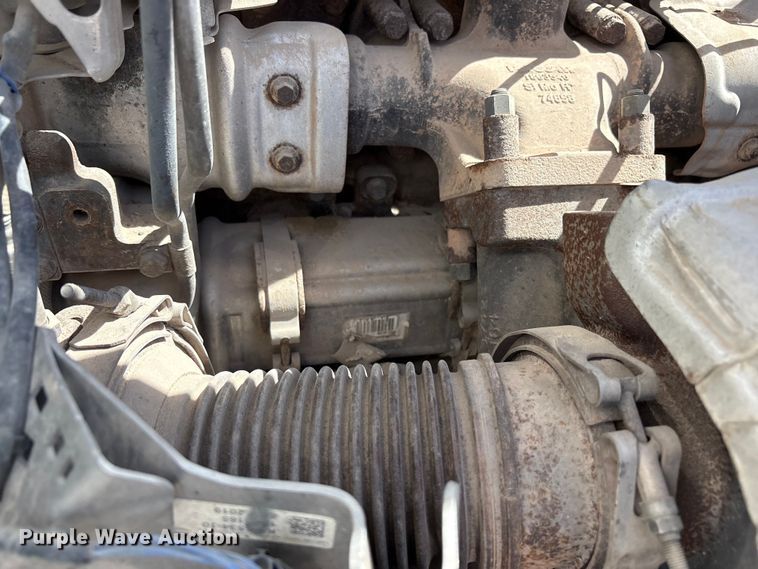 image for item FC2108 2013 Peterbilt 386 semi truck