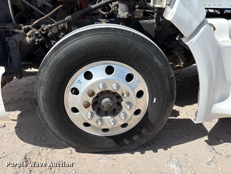 image for item FC2108 2013 Peterbilt 386 semi truck