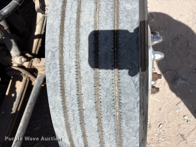 image for item FC2108 2013 Peterbilt 386 semi truck