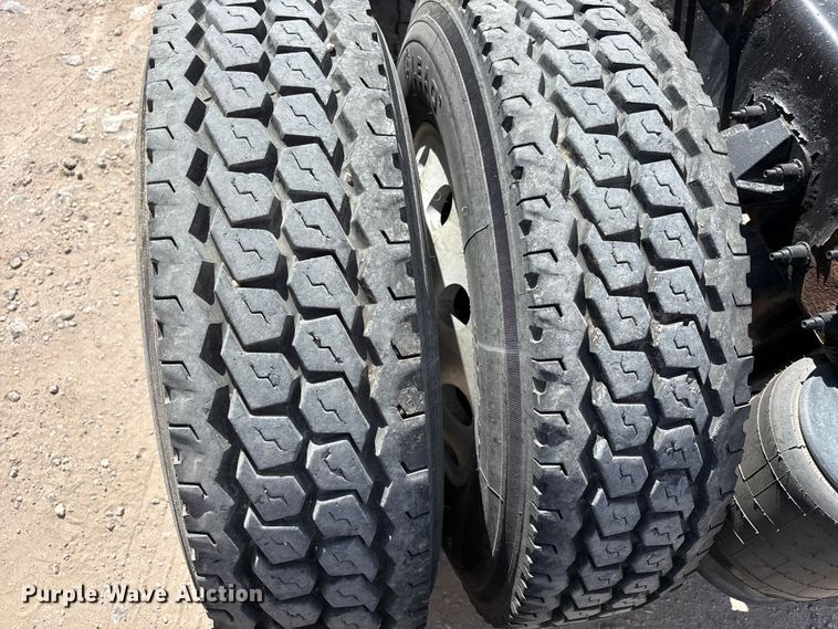 image for item FC2108 2013 Peterbilt 386 semi truck