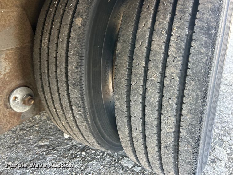 image for item FC5021 1999 Kentucky dry van trailer