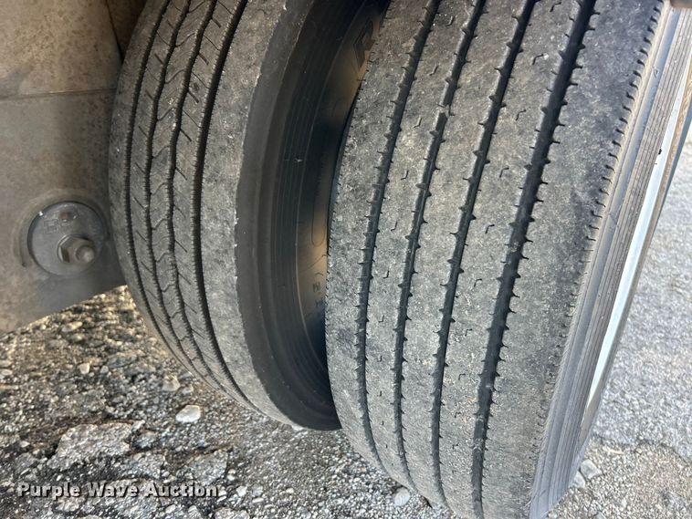 image for item FC5021 1999 Kentucky dry van trailer