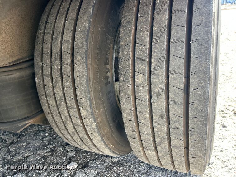 image for item FC5021 1999 Kentucky dry van trailer