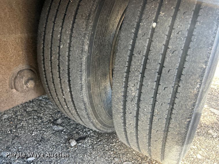 image for item FC5022 1998 Kentucky dry van trailer