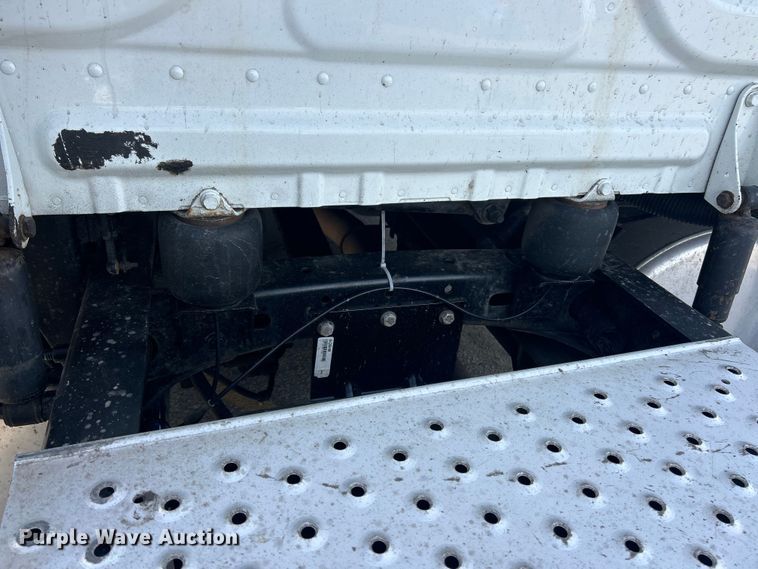 image for item FC5188 2018 Freightliner Cascadia semi truck