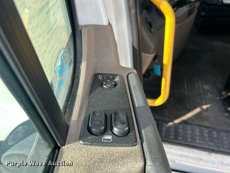 image for item FC5188 2018 Freightliner Cascadia semi truck