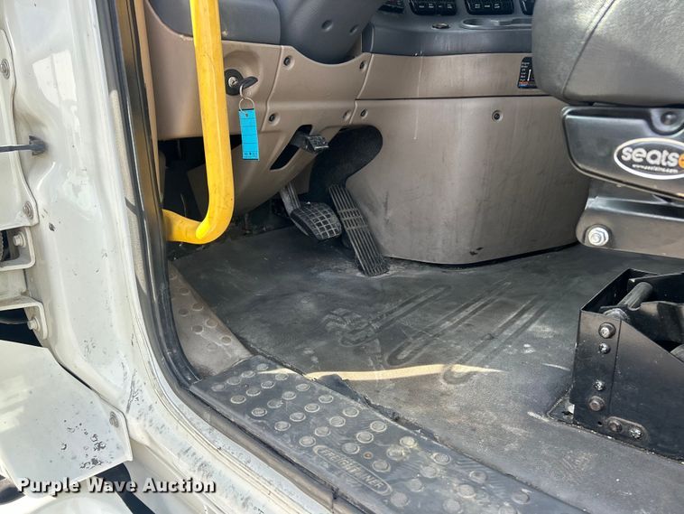 image for item FC5188 2018 Freightliner Cascadia semi truck