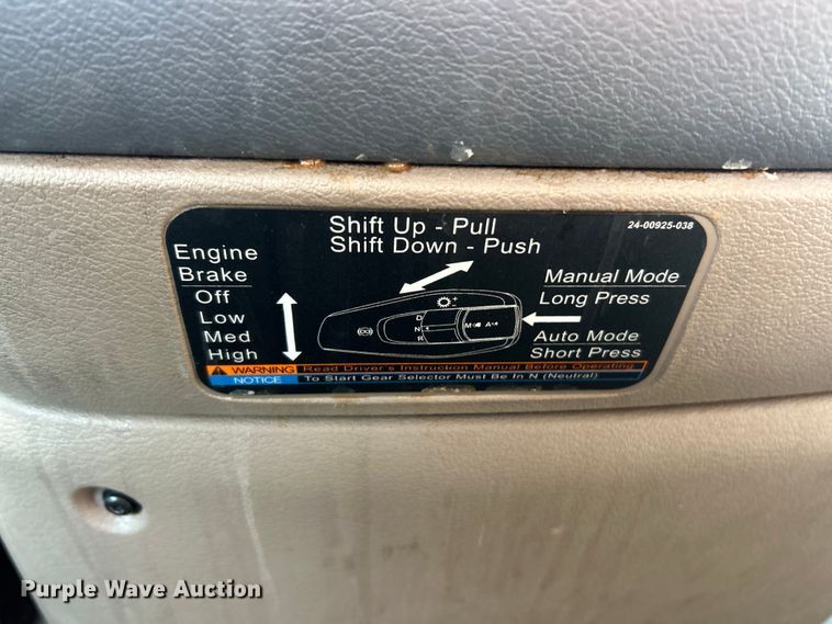 image for item FC5188 2018 Freightliner Cascadia semi truck