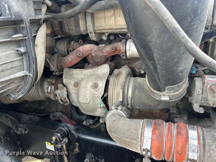 image for item FC5188 2018 Freightliner Cascadia semi truck