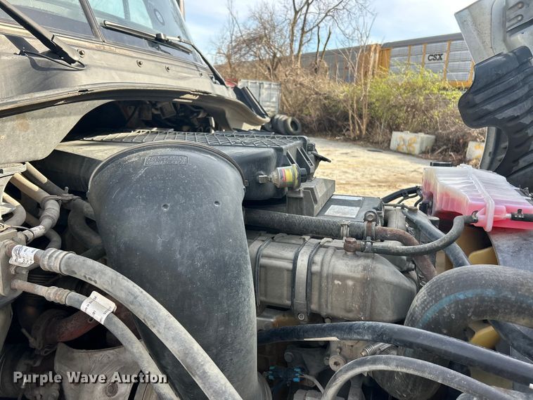 image for item FC5188 2018 Freightliner Cascadia semi truck