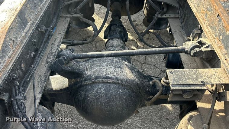 image for item FC5188 2018 Freightliner Cascadia semi truck